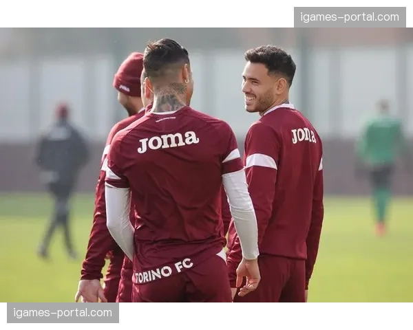 都灵队赛前训练开放,新援中场首次参与全队合练 都灵队赛前训练开放,新援中场首次参与全队合练